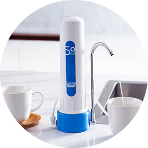 凈水機(jī)，有的凈水機(jī)使用的是黑金膜（石墨烯膜），有的是陶瓷膜供用戶(hù)選擇。